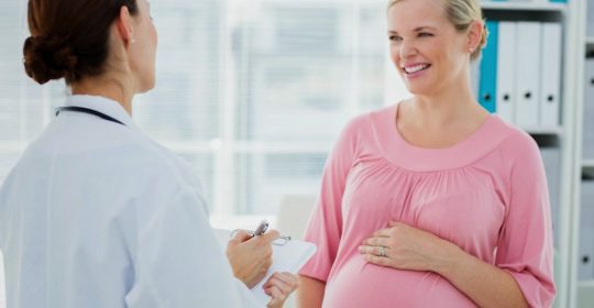 ¿Las mujeres embarazadas pueden padecer problema de tiroides?